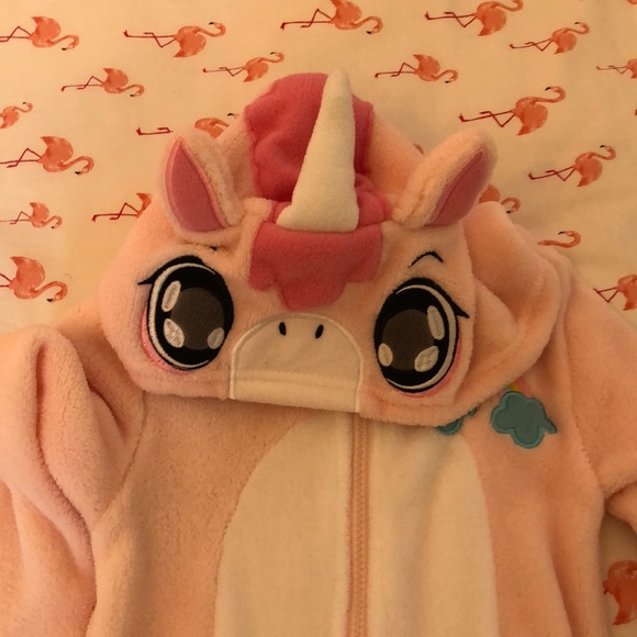 Pink fuzzy unicorn onesie - size 5 - Picture 4 of 4